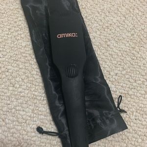 Amika Straightening Brush